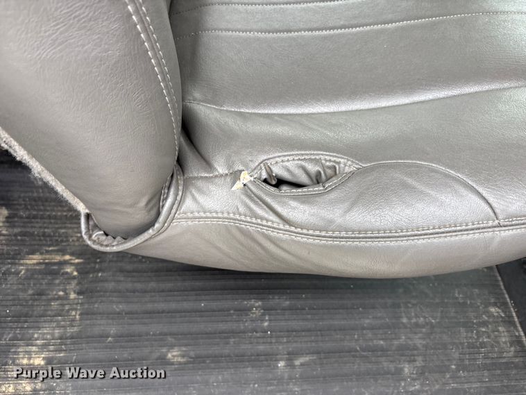 image for item DT0140 2016 Chevrolet Express van