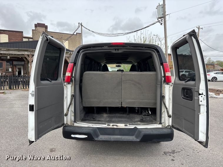 image for item DT0140 2016 Chevrolet Express van