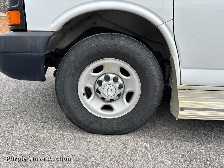 image for item DT0140 2016 Chevrolet Express van