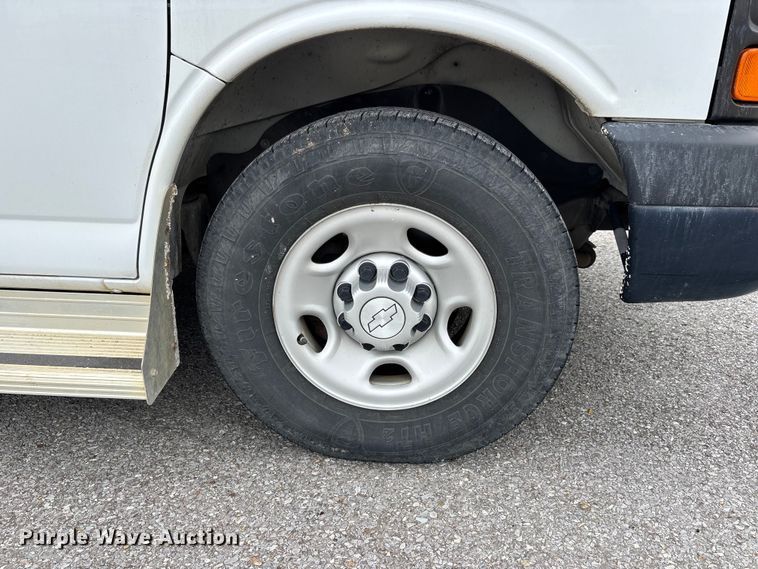 image for item DT0140 2016 Chevrolet Express van