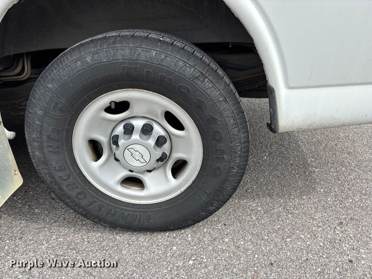 image for item DT0140 2016 Chevrolet Express van