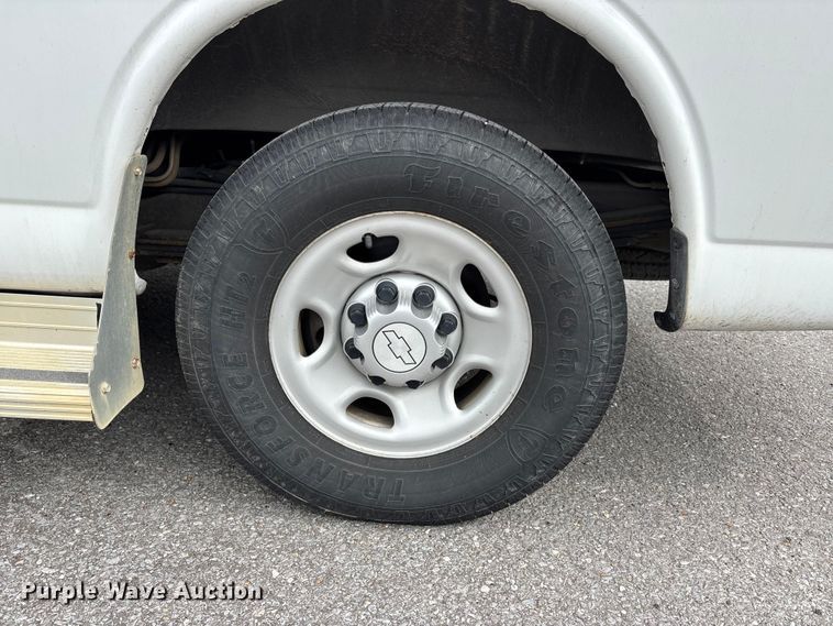 image for item DT0140 2016 Chevrolet Express van