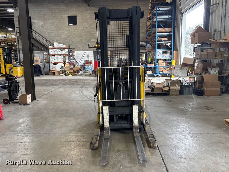 image for item DT2877 2006 Yale NR040 reach truck