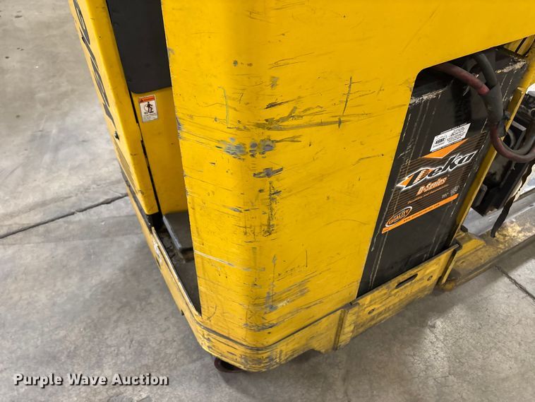 image for item DT2877 2006 Yale NR040 reach truck
