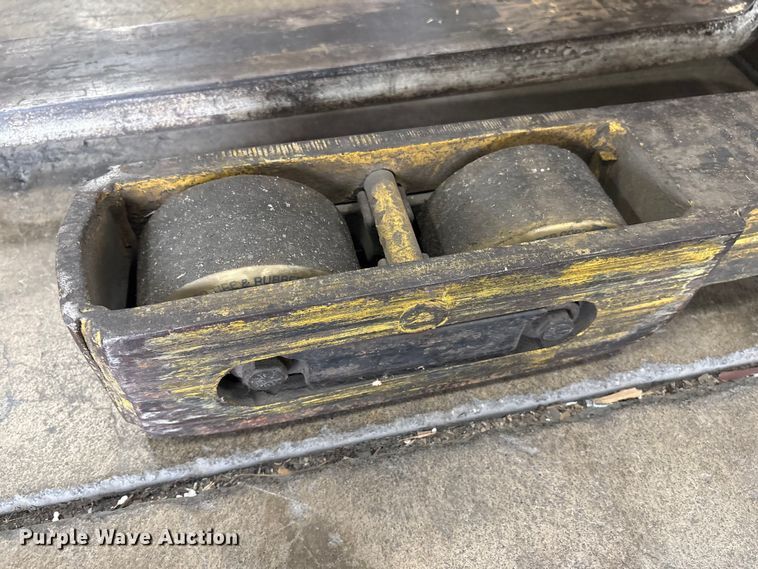 image for item DT2877 2006 Yale NR040 reach truck