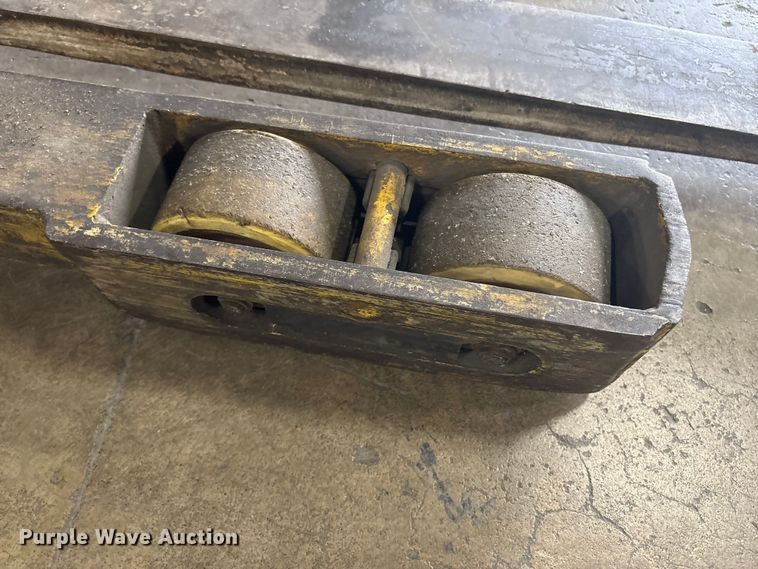 image for item DT2877 2006 Yale NR040 reach truck