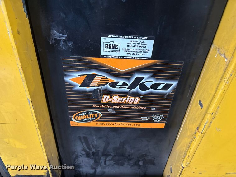 image for item DT2877 2006 Yale NR040 reach truck