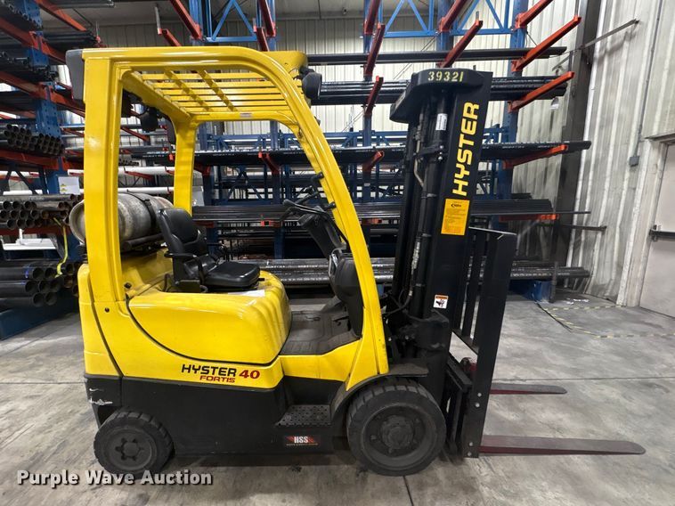 image for item DT2878 2013 Hyster S40FT forklift
