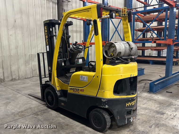image for item DT2878 2013 Hyster S40FT forklift