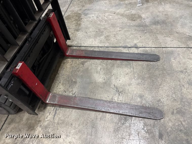 image for item DT2878 2013 Hyster S40FT forklift