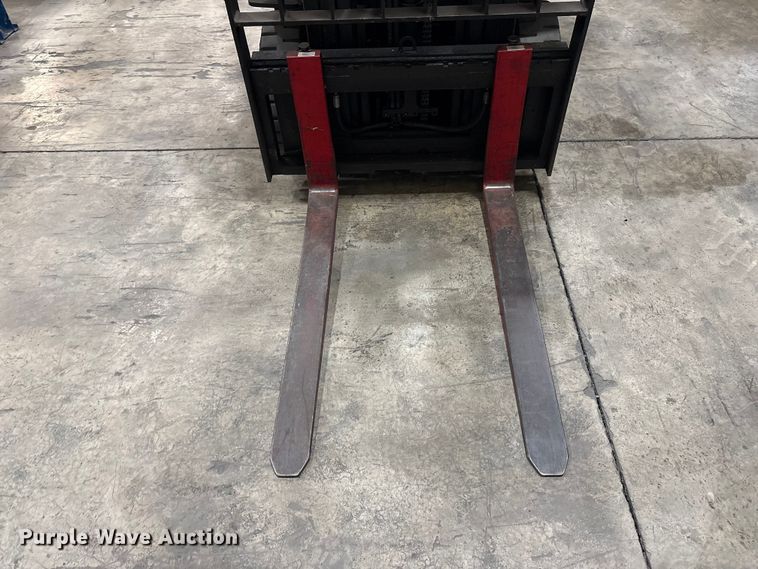 image for item DT2878 2013 Hyster S40FT forklift