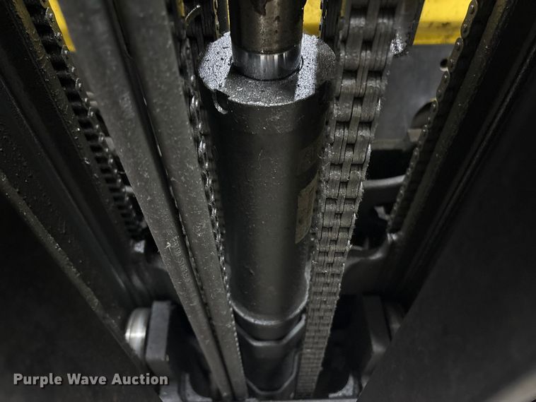 image for item DT2878 2013 Hyster S40FT forklift