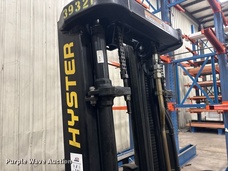 image for item DT2878 2013 Hyster S40FT forklift