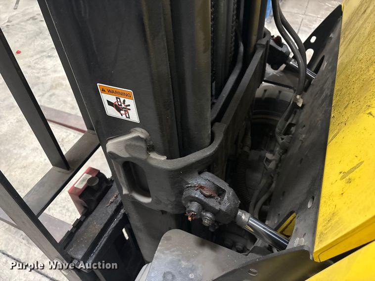 image for item DT2878 2013 Hyster S40FT forklift