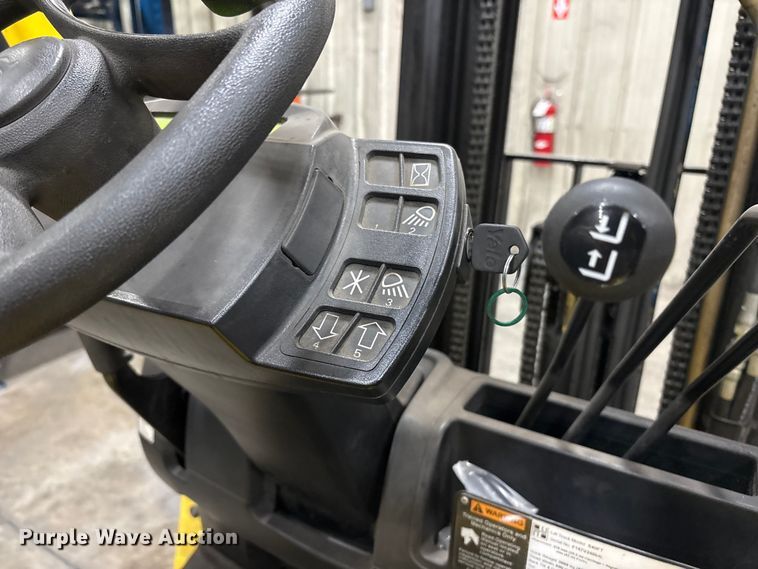 image for item DT2878 2013 Hyster S40FT forklift