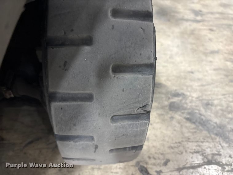 image for item DT2878 2013 Hyster S40FT forklift