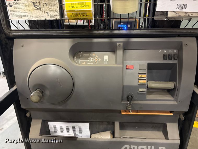 image for item DT2879 2017 Crown SP3520-30 order picker