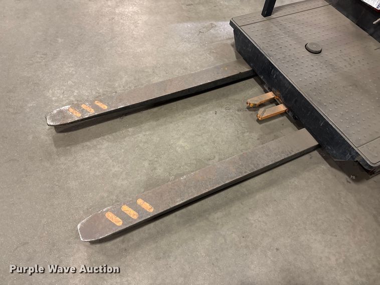 image for item DT2879 2017 Crown SP3520-30 order picker