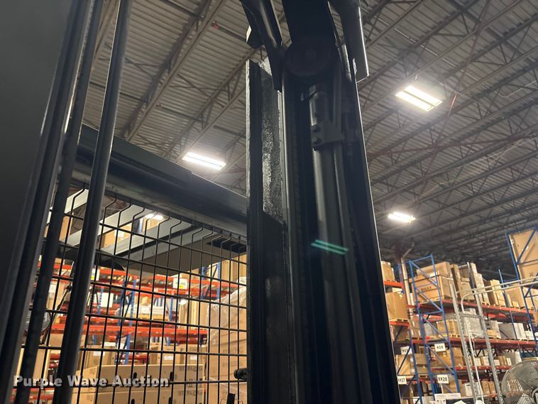 image for item DT2879 2017 Crown SP3520-30 order picker