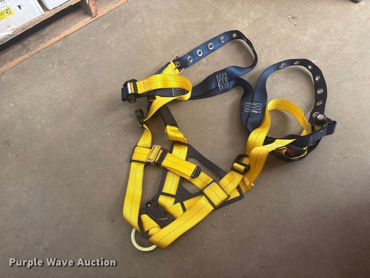 image for item DT2880 (20) 3M delta full body safety harnesses