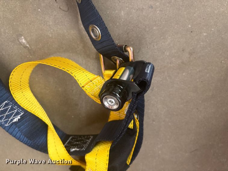 image for item DT2880 (20) 3M delta full body safety harnesses