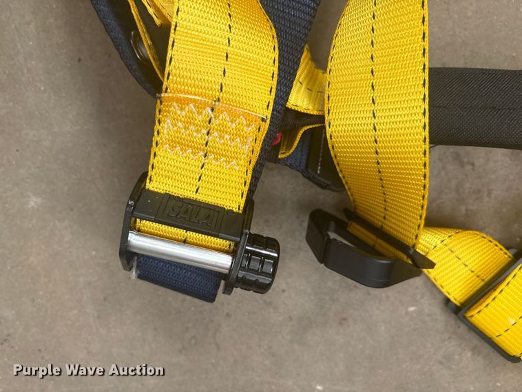 image for item DT2880 (20) 3M delta full body safety harnesses
