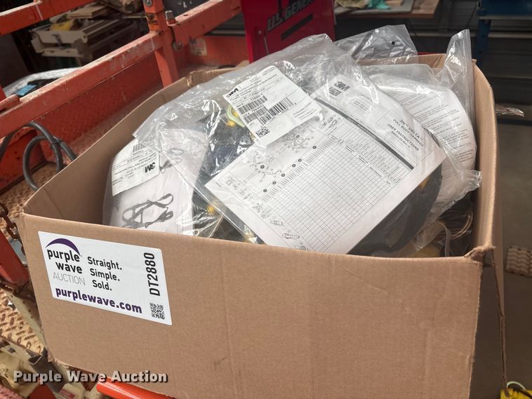 image for item DT2880 (20) 3M delta full body safety harnesses
