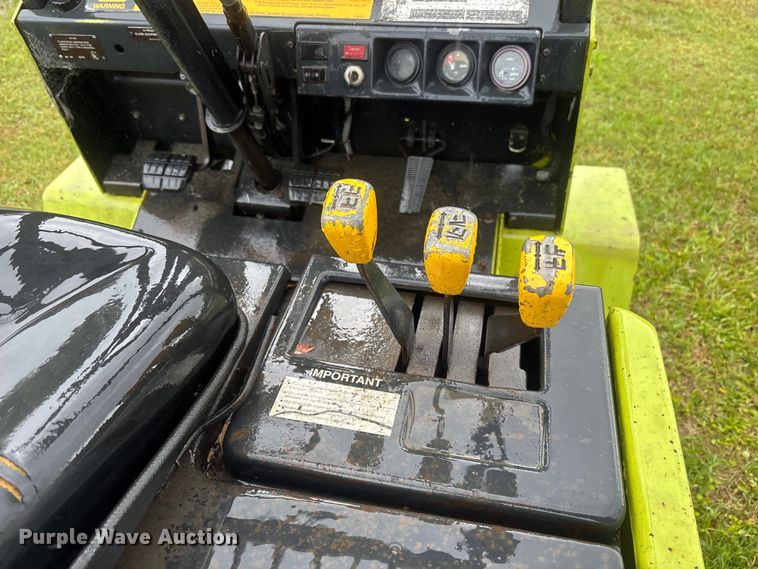 image for item DU0454 Clark GPX30 forklift