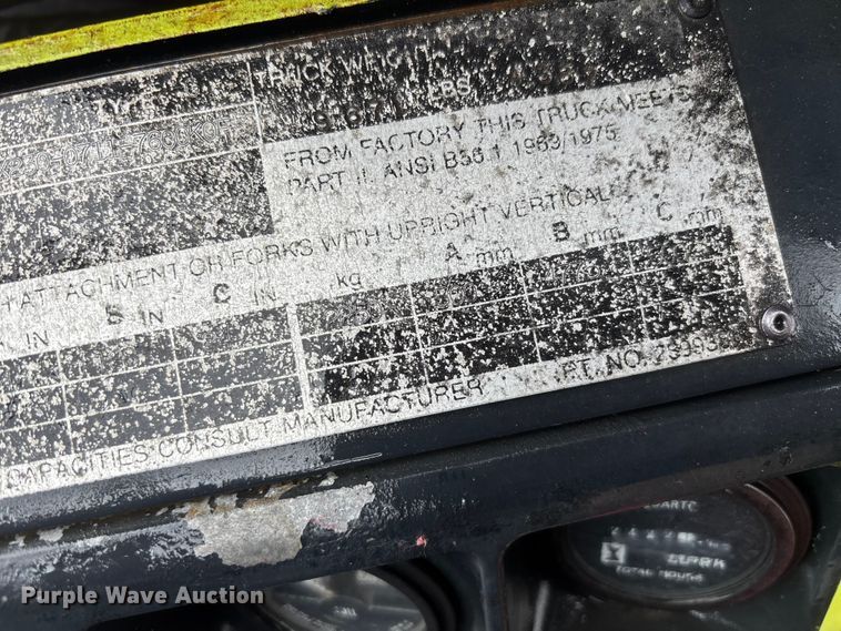 image for item DU0454 Clark GPX30 forklift