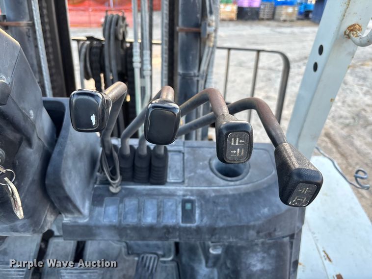 image for item DU0456 2017 UniCarriers PF80YLP forklift