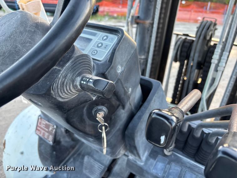 image for item DU0456 2017 UniCarriers PF80YLP forklift