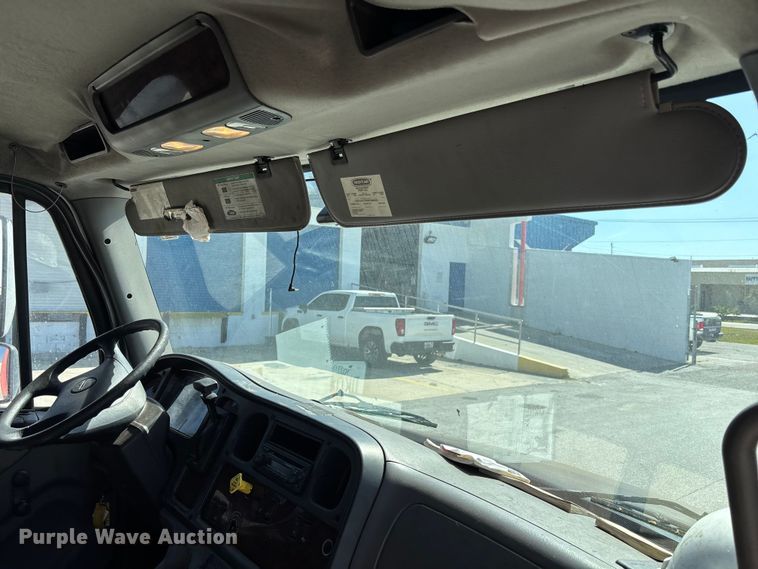 image for item DU0475 2012 Freightliner Business Class M2 box truck