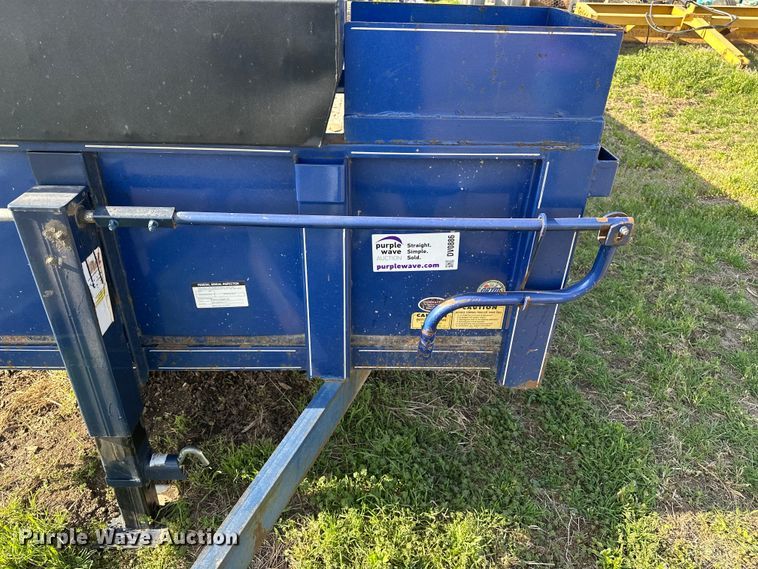 image for item DV0886 2015 Titan utility trailer