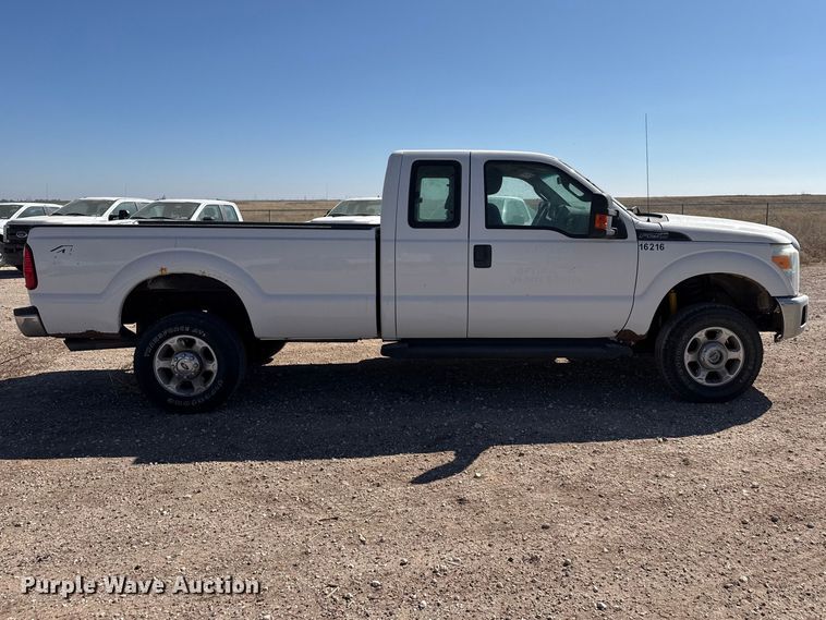 image for item DZ5382 2016 Ford F250 Super Duty Ext. Cab pickup truck