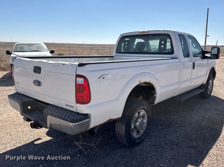 image for item DZ5382 2016 Ford F250 Super Duty Ext. Cab pickup truck