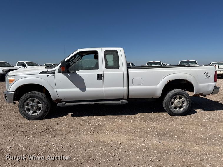 image for item DZ5382 2016 Ford F250 Super Duty Ext. Cab pickup truck