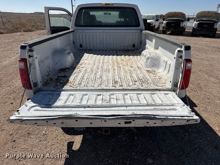 image for item DZ5382 2016 Ford F250 Super Duty Ext. Cab pickup truck