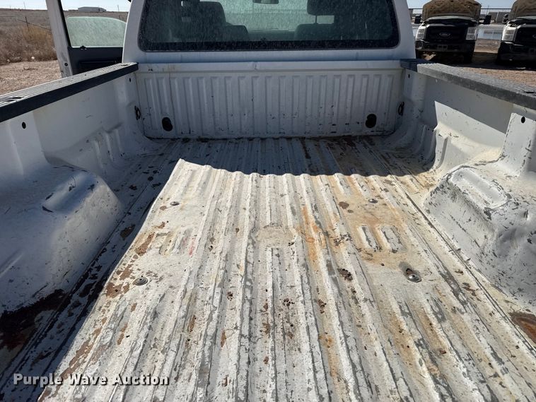 image for item DZ5382 2016 Ford F250 Super Duty Ext. Cab pickup truck