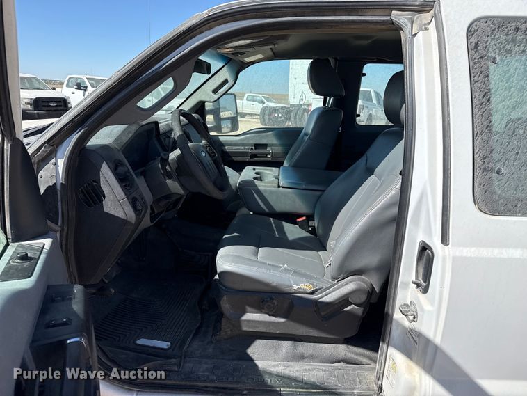 image for item DZ5382 2016 Ford F250 Super Duty Ext. Cab pickup truck