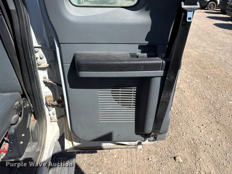 image for item DZ5382 2016 Ford F250 Super Duty Ext. Cab pickup truck