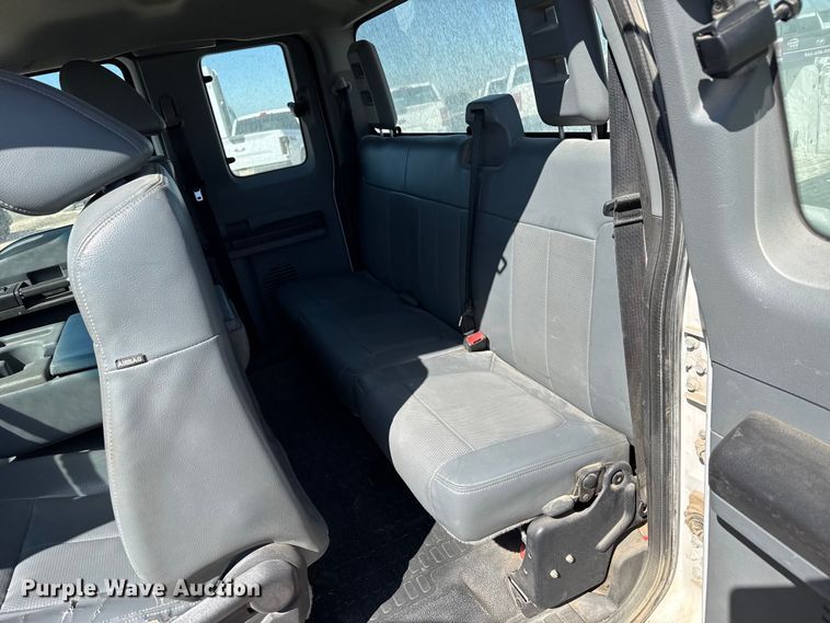 image for item DZ5382 2016 Ford F250 Super Duty Ext. Cab pickup truck