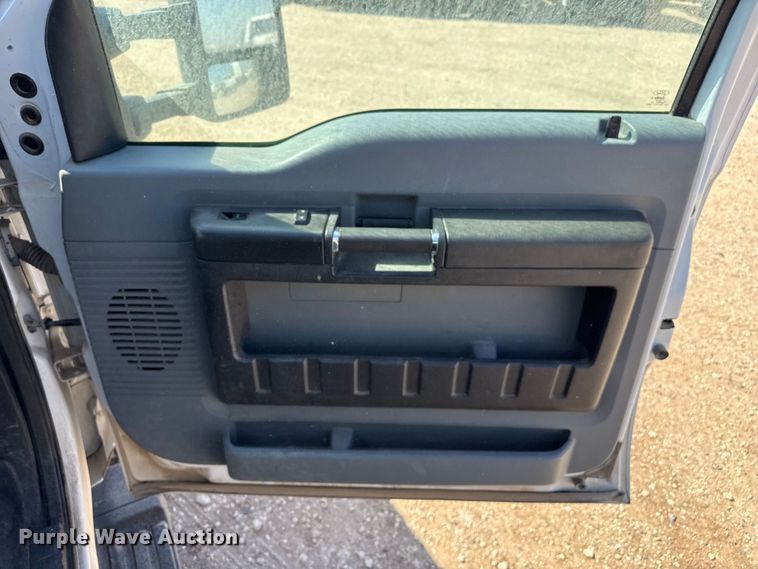 image for item DZ5382 2016 Ford F250 Super Duty Ext. Cab pickup truck