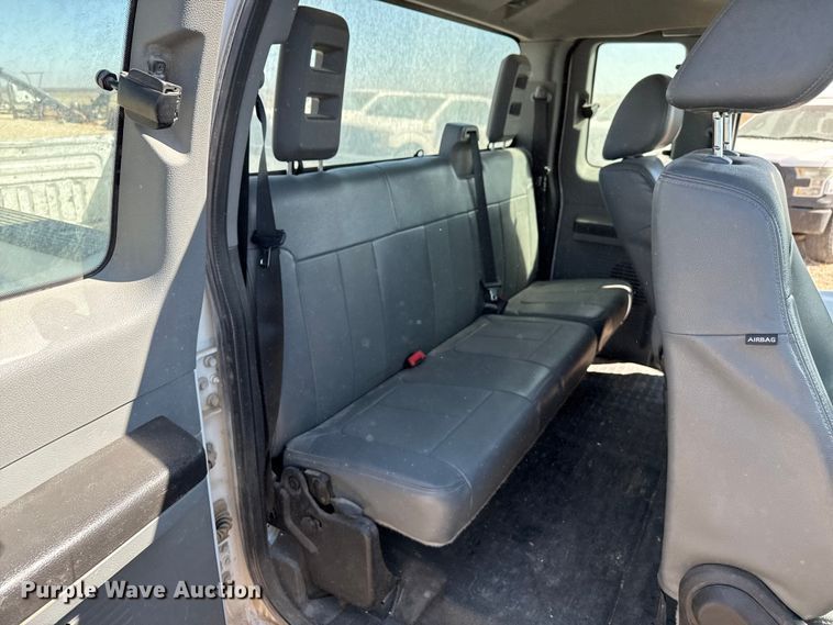 image for item DZ5382 2016 Ford F250 Super Duty Ext. Cab pickup truck