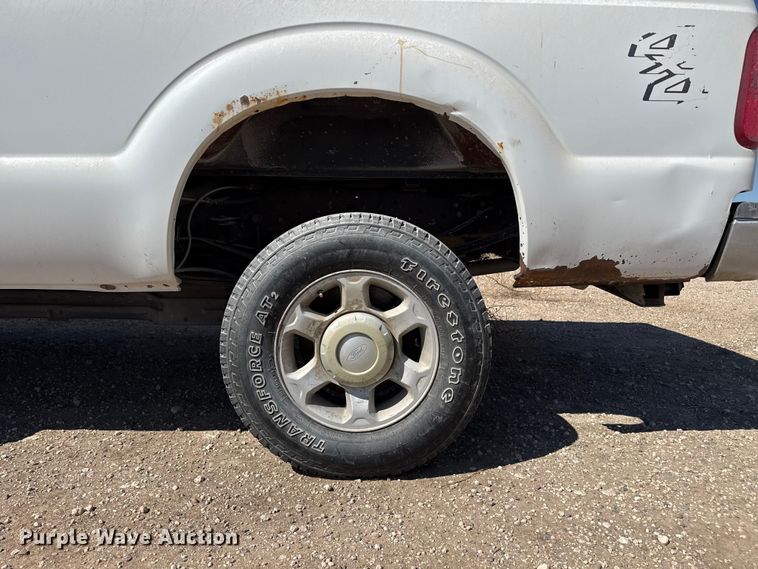 image for item DZ5382 2016 Ford F250 Super Duty Ext. Cab pickup truck