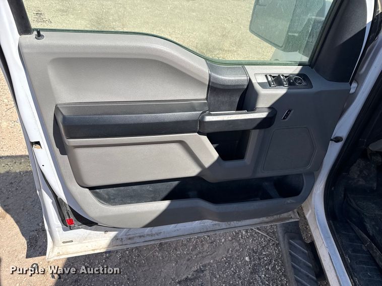 image for item DZ5383 2015 Ford F150 Ext. Cab pickup truck