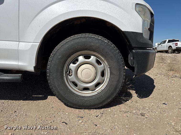 image for item DZ5383 2015 Ford F150 Ext. Cab pickup truck