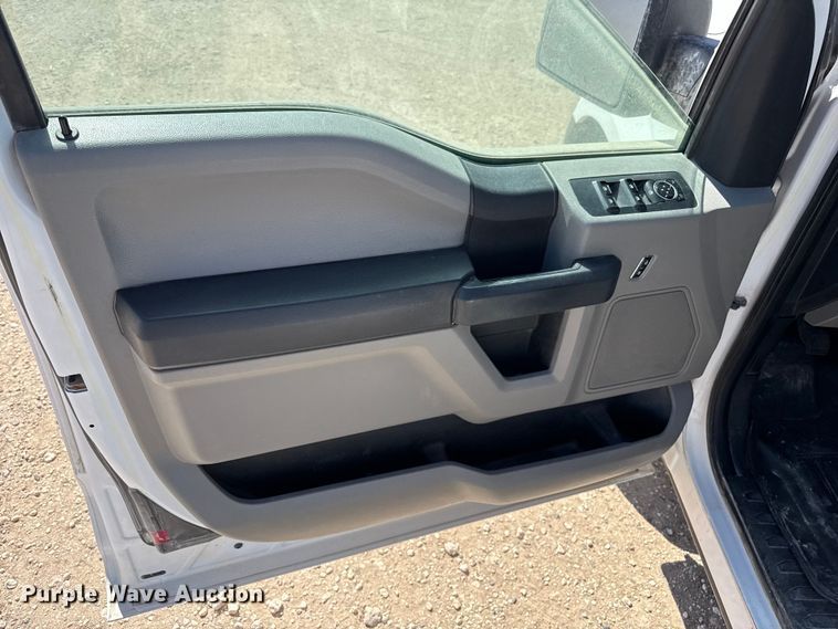 image for item DZ5386 2015 Ford F150 Ext. Cab pickup truck