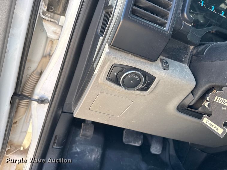 image for item DZ5386 2015 Ford F150 Ext. Cab pickup truck