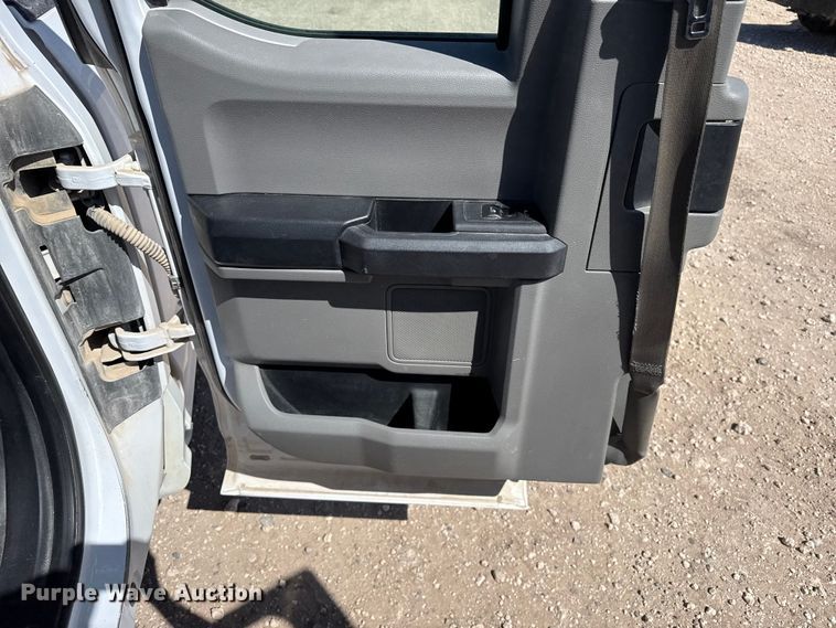 image for item DZ5386 2015 Ford F150 Ext. Cab pickup truck