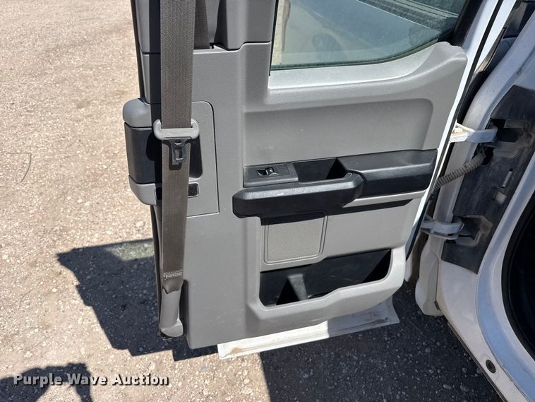 image for item DZ5386 2015 Ford F150 Ext. Cab pickup truck